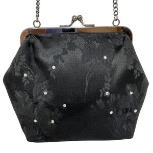 Marcy Avane Kiss Lock Black Cocktail Shoulder Bag Gun Metal Tone Chain Strap